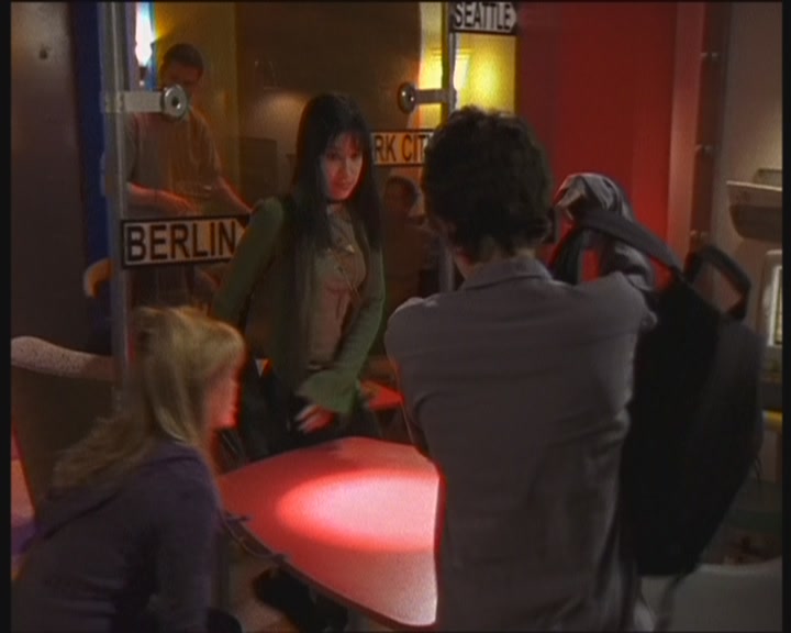 DailyDuff-dot-org_LizzieMcGuire-WorkingGirl0131.jpg