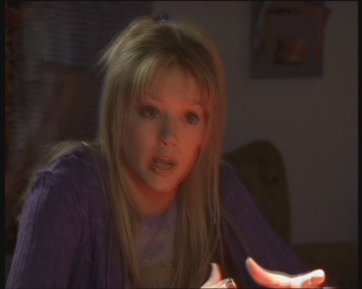 DailyDuff-dot-org_LizzieMcGuire-WorkingGirl0149.jpg