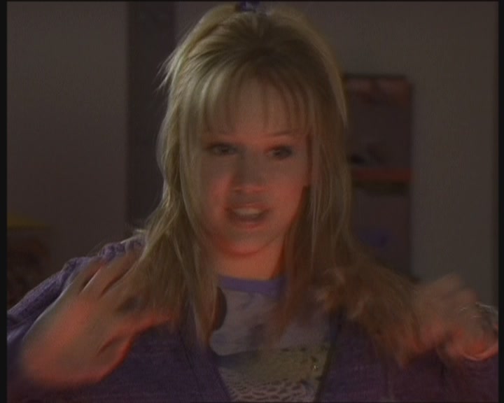 DailyDuff-dot-org_LizzieMcGuire-WorkingGirl0184.jpg
