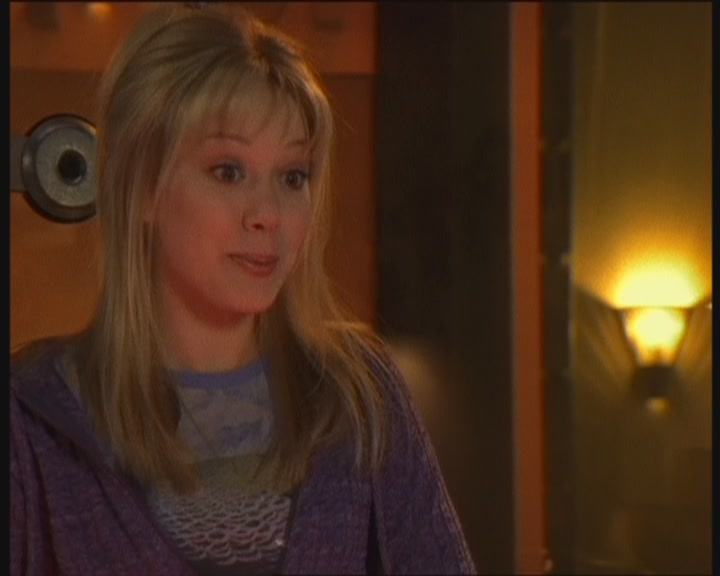 DailyDuff-dot-org_LizzieMcGuire-WorkingGirl0202.jpg