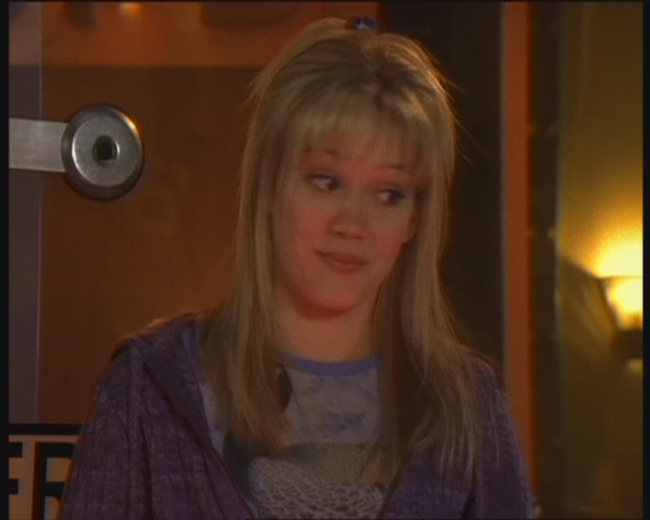 DailyDuff-dot-org_LizzieMcGuire-WorkingGirl0208.jpg