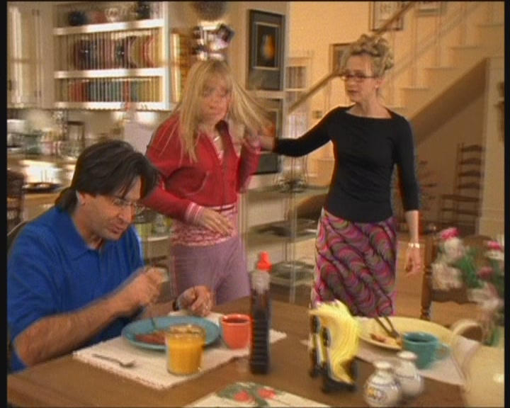 DailyDuff-dot-org_LizzieMcGuire-WorkingGirl0282.jpg