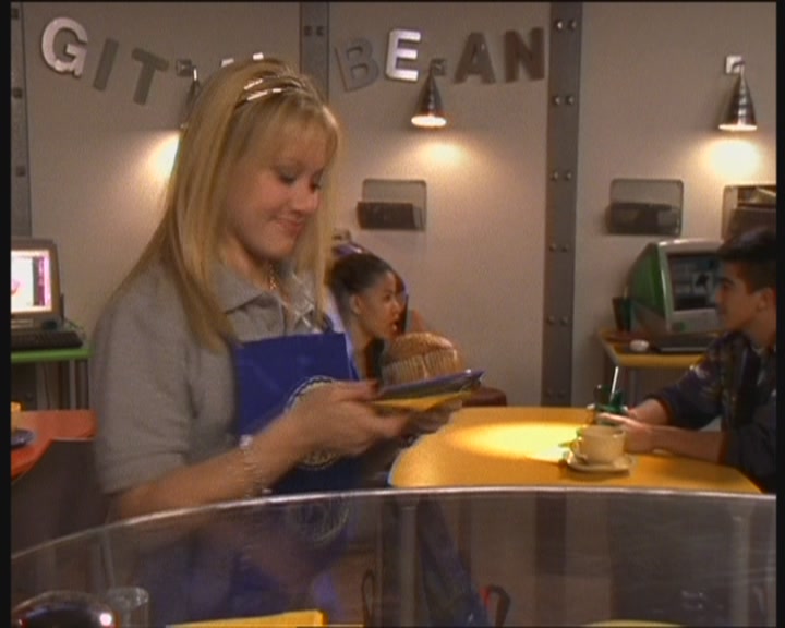 DailyDuff-dot-org_LizzieMcGuire-WorkingGirl0352.jpg