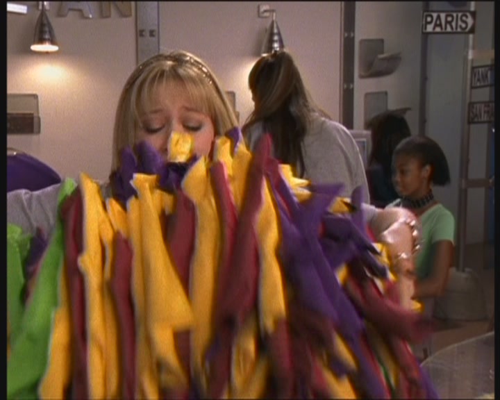 DailyDuff-dot-org_LizzieMcGuire-WorkingGirl0396.jpg