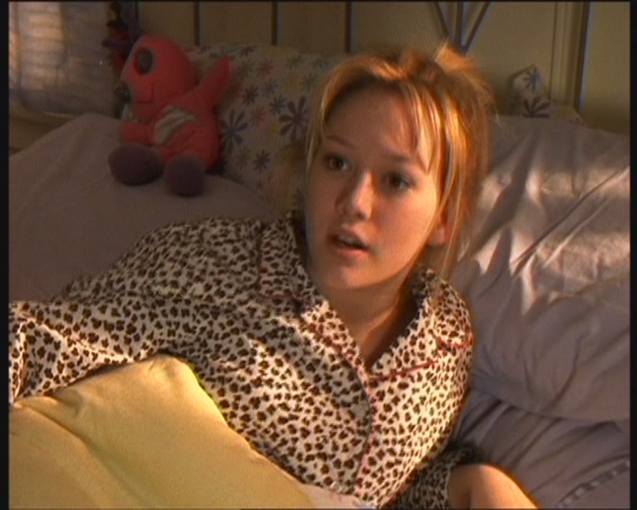 DailyDuff-dot-org_LizzieMcGuire-WorkingGirl0774.jpg