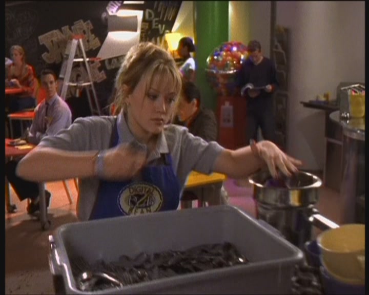 DailyDuff-dot-org_LizzieMcGuire-WorkingGirl0914.jpg