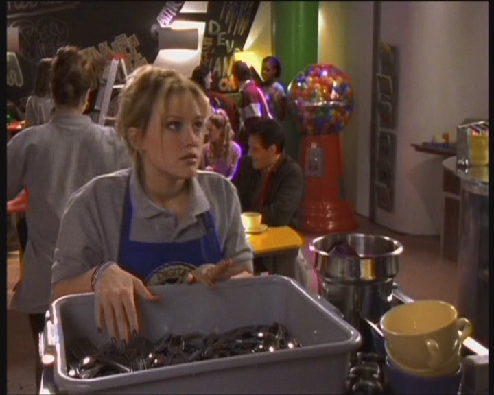 DailyDuff-dot-org_LizzieMcGuire-WorkingGirl0940.jpg