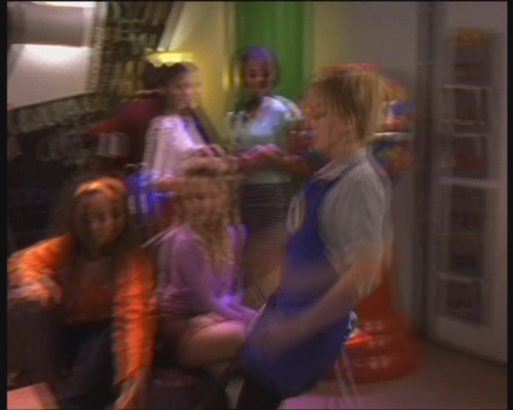 DailyDuff-dot-org_LizzieMcGuire-WorkingGirl0977.jpg