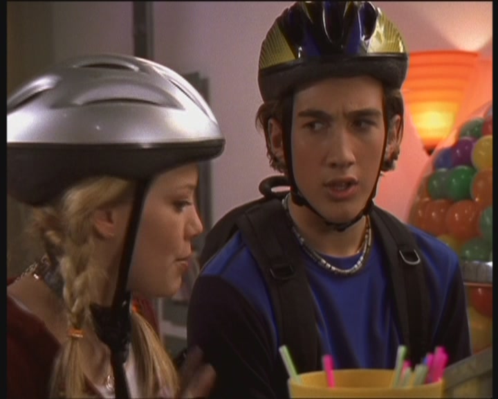 DailyDuff-dot-org_LizzieMcGuire-AndTheWinnerIs0532.jpg