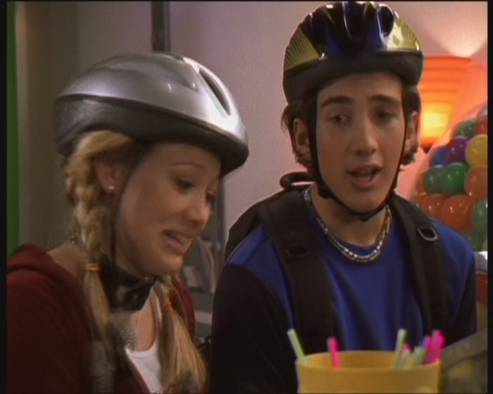 DailyDuff-dot-org_LizzieMcGuire-AndTheWinnerIs0542.jpg