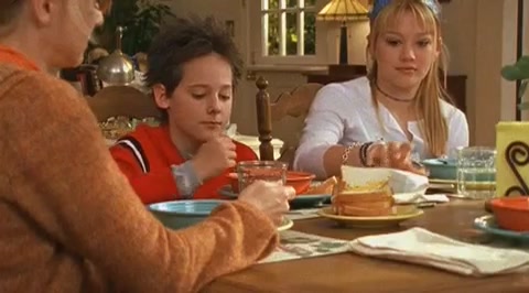 DailyDuff-dot-org_LizzieMcGuire-2x07TheLongestYard0005.jpg DailyDuff-dot-org_LizzieMcGuire-2x07TheLongestYard0005.jpg