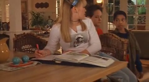 DailyDuff-dot-org_LizzieMcGuire-2x07TheLongestYard0219.jpg DailyDuff-dot-org_LizzieMcGuire-2x07TheLongestYard0219.jpg