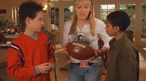 DailyDuff-dot-org_LizzieMcGuire-2x07TheLongestYard0226.jpg DailyDuff-dot-org_LizzieMcGuire-2x07TheLongestYard0226.jpg