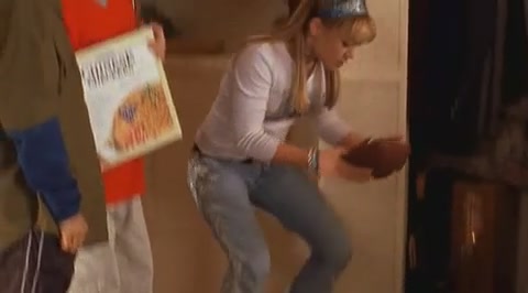 DailyDuff-dot-org_LizzieMcGuire-2x07TheLongestYard0289.jpg DailyDuff-dot-org_LizzieMcGuire-2x07TheLongestYard0289.jpg