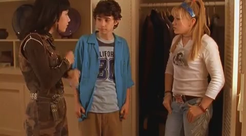 DailyDuff-dot-org_LizzieMcGuire-2x07TheLongestYard0352.jpg