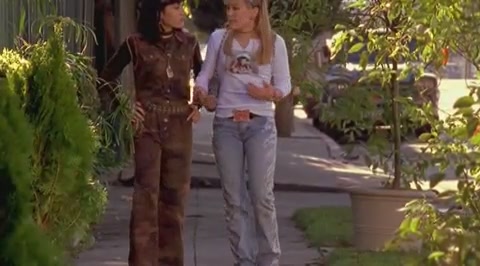 DailyDuff-dot-org_LizzieMcGuire-2x07TheLongestYard0659.jpg DailyDuff-dot-org_LizzieMcGuire-2x07TheLongestYard0659.jpg