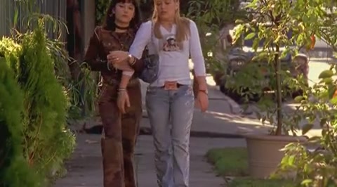 DailyDuff-dot-org_LizzieMcGuire-2x07TheLongestYard0661.jpg DailyDuff-dot-org_LizzieMcGuire-2x07TheLongestYard0661.jpg