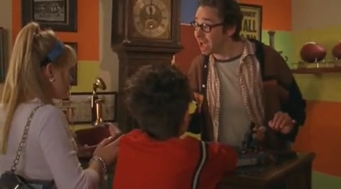 DailyDuff-dot-org_LizzieMcGuire-2x07TheLongestYard0879.jpg DailyDuff-dot-org_LizzieMcGuire-2x07TheLongestYard0879.jpg