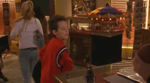 DailyDuff-dot-org_LizzieMcGuire-2x07TheLongestYard0912.jpg DailyDuff-dot-org_LizzieMcGuire-2x07TheLongestYard0912.jpg