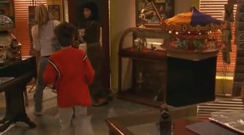 DailyDuff-dot-org_LizzieMcGuire-2x07TheLongestYard0913.jpg DailyDuff-dot-org_LizzieMcGuire-2x07TheLongestYard0913.jpg