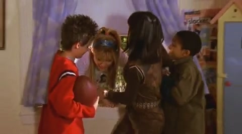 DailyDuff-dot-org_LizzieMcGuire-2x07TheLongestYard0951.jpg DailyDuff-dot-org_LizzieMcGuire-2x07TheLongestYard0951.jpg