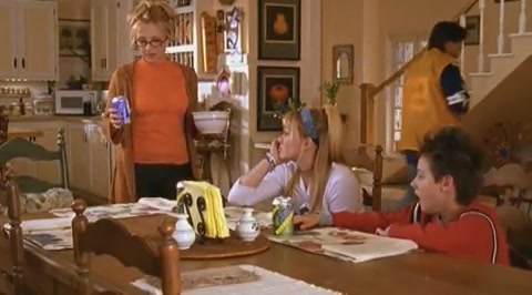 DailyDuff-dot-org_LizzieMcGuire-2x07TheLongestYard1038.jpg DailyDuff-dot-org_LizzieMcGuire-2x07TheLongestYard1038.jpg