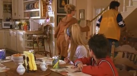 DailyDuff-dot-org_LizzieMcGuire-2x07TheLongestYard1139.jpg DailyDuff-dot-org_LizzieMcGuire-2x07TheLongestYard1139.jpg