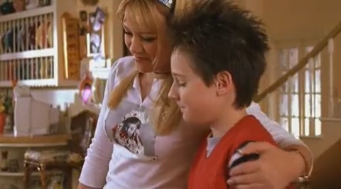 DailyDuff-dot-org_LizzieMcGuire-2x07TheLongestYard1165.jpg DailyDuff-dot-org_LizzieMcGuire-2x07TheLongestYard1165.jpg
