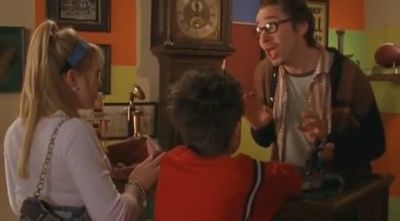 DailyDuff-dot-org_LizzieMcGuire-2x07TheLongestYard0881.jpg