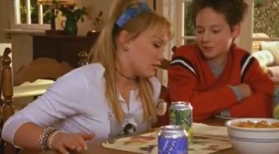 DailyDuff-dot-org_LizzieMcGuire-2x07TheLongestYard1141.jpg