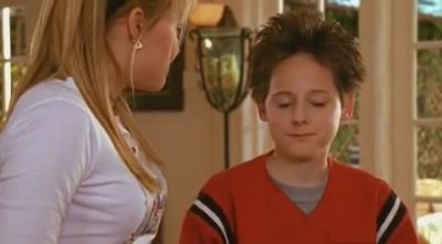 DailyDuff-dot-org_LizzieMcGuire-2x07TheLongestYard1152.jpg