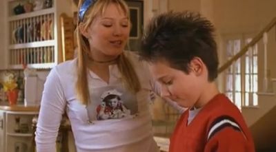 DailyDuff-dot-org_LizzieMcGuire-2x07TheLongestYard1160.jpg