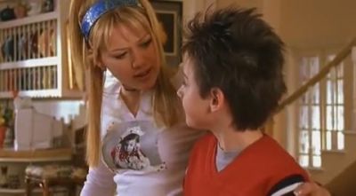 DailyDuff-dot-org_LizzieMcGuire-2x07TheLongestYard1167.jpg