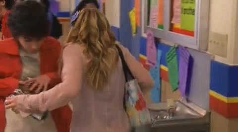 DailyDuff-dot-org_LizzieMcGuire-2x08JustFriends0573.jpg DailyDuff-dot-org_LizzieMcGuire-2x08JustFriends0573.jpg