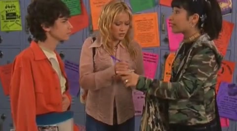 DailyDuff-dot-org_LizzieMcGuire-2x08JustFriends0597.jpg DailyDuff-dot-org_LizzieMcGuire-2x08JustFriends0597.jpg