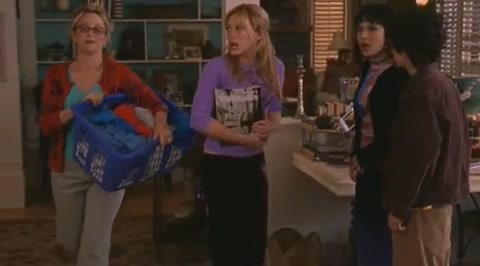 DailyDuff-dot-org_LizzieMcGuire-2x08JustFriends0689.jpg DailyDuff-dot-org_LizzieMcGuire-2x08JustFriends0689.jpg