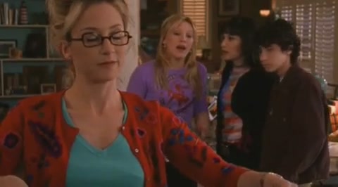 DailyDuff-dot-org_LizzieMcGuire-2x08JustFriends0704.jpg DailyDuff-dot-org_LizzieMcGuire-2x08JustFriends0704.jpg