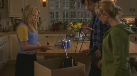 DailyDuff-dot-org_LizzieMcGuire-2x08JustFriends0996.jpg