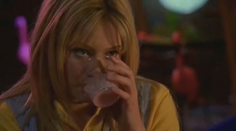 DailyDuff-dot-org_LizzieMcGuire-2x08JustFriends1061.jpg