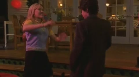 DailyDuff-dot-org_LizzieMcGuire-2x08JustFriends1138.jpg