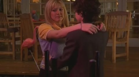 DailyDuff-dot-org_LizzieMcGuire-2x08JustFriends1158.jpg