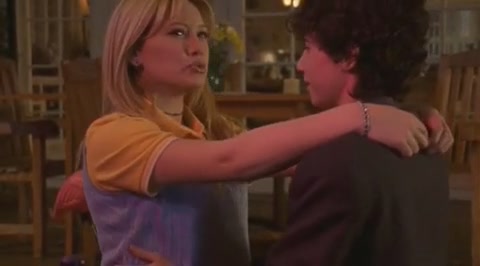 DailyDuff-dot-org_LizzieMcGuire-2x08JustFriends1173.jpg