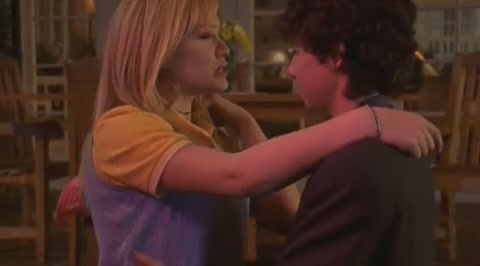 DailyDuff-dot-org_LizzieMcGuire-2x08JustFriends1174.jpg