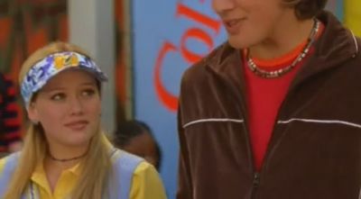 DailyDuff-dot-org_LizzieMcGuire-2x08JustFriends0901.jpg