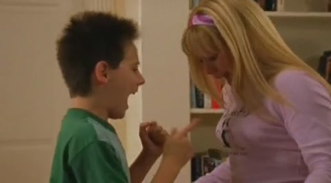 DailyDuff-dot-org_LizzieMcGuire-2x09ThoseFreakyMcGuires0102.jpg DailyDuff-dot-org_LizzieMcGuire-2x09ThoseFreakyMcGuires0102.jpg