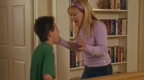 DailyDuff-dot-org_LizzieMcGuire-2x09ThoseFreakyMcGuires0181.jpg DailyDuff-dot-org_LizzieMcGuire-2x09ThoseFreakyMcGuires0181.jpg