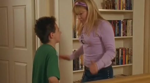 DailyDuff-dot-org_LizzieMcGuire-2x09ThoseFreakyMcGuires0182.jpg DailyDuff-dot-org_LizzieMcGuire-2x09ThoseFreakyMcGuires0182.jpg