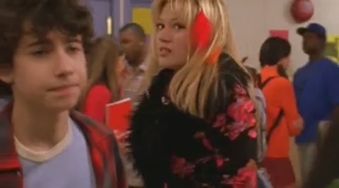 DailyDuff-dot-org_LizzieMcGuire-2x09ThoseFreakyMcGuires0514.jpg