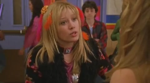 DailyDuff-dot-org_LizzieMcGuire-2x09ThoseFreakyMcGuires0822.jpg