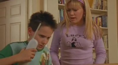 DailyDuff-dot-org_LizzieMcGuire-2x09ThoseFreakyMcGuires0251.jpg